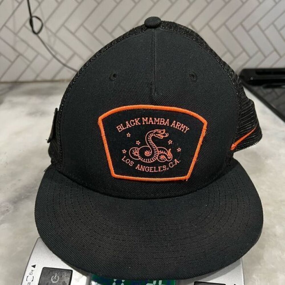 Very Rare KOBE BRYANT BLACK MAMBA ARMY NIKE TRUE SNAPBACK HAT CAP ORANGE BLACK